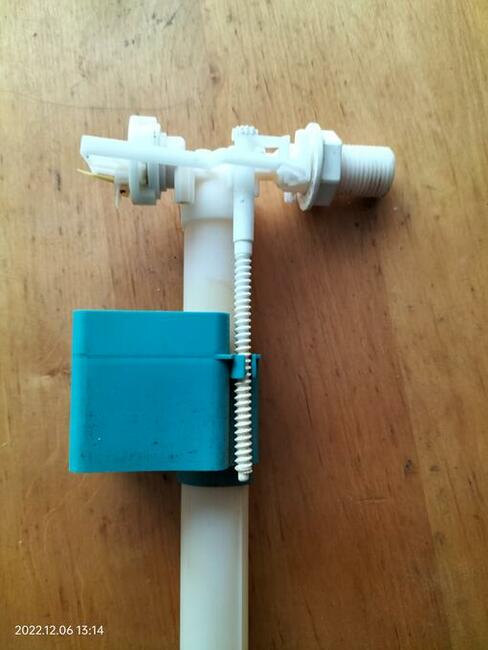 Zawór 1/2 cała do kompaktu WC