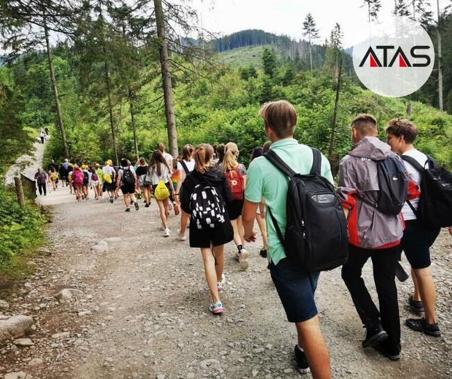 Obozy dla dzieci i młodzieży w Polsce i za granicą 2025