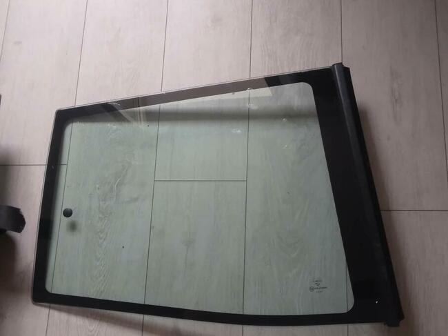 Nissan Terrano 2 szyby boczne karoseryjne