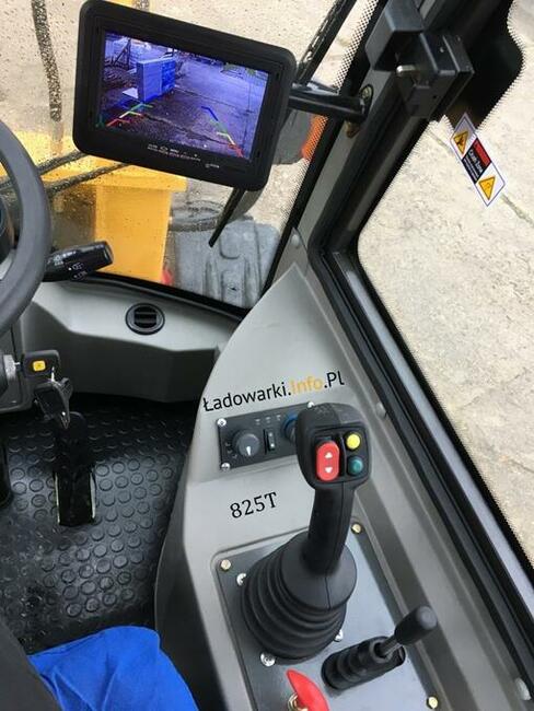 Teleskopowa ładowarka przegubowa WOLF 825T - nowa