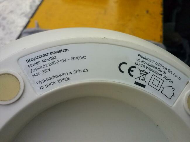 Oczyszczacz powietrza, 80 zł.