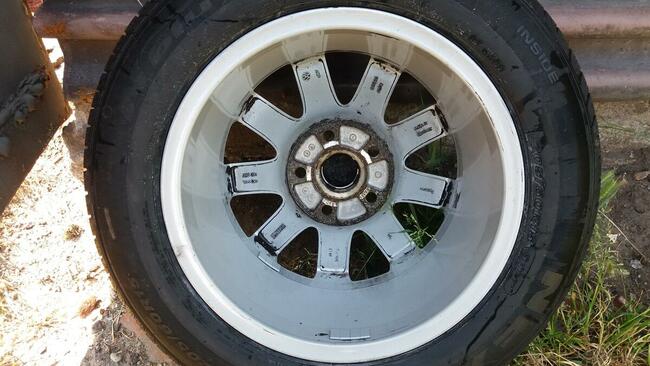 Sprzedam alufelgi z oponami do MB i VW.