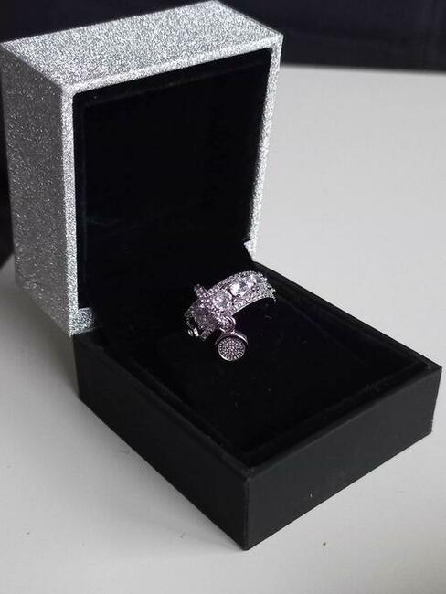 Pierścionek z kryształami 316L SREBRNY rozm. 16 cudo PREZENT