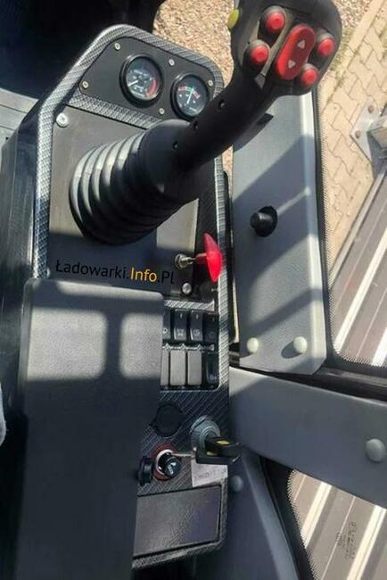 Teleskopowa ładowarka przegubowa WOLF 825T - nowa