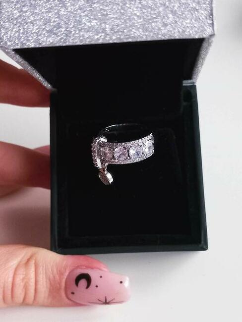 Pierścionek z kryształami 316L SREBRNY rozm. 16 cudo PREZENT