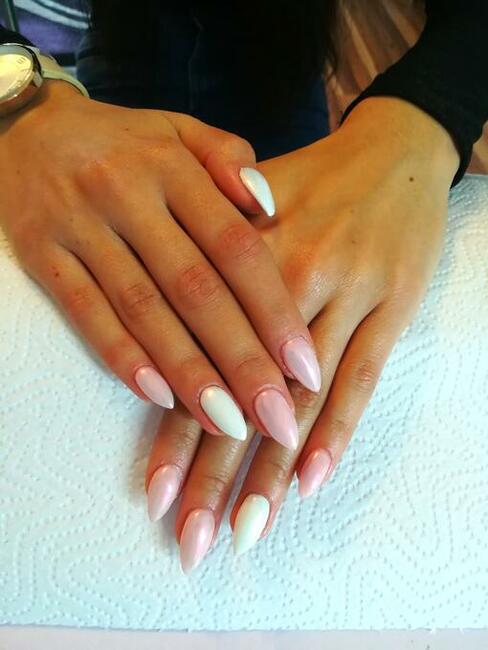 Manicure pedicure hybrydowy