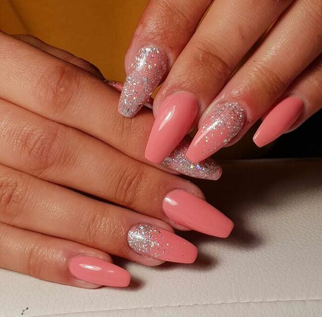 Manicure pedicure hybrydowy