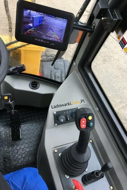 Teleskopowa ładowarka przegubowa WOLF 825T - nowa