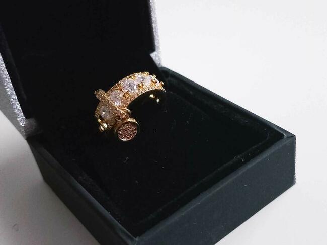 Pierścionek obrączka z kryształami ZŁOTY rozmiar 14 PREZENT