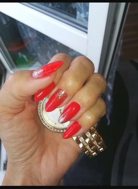 Manicure pedicure hybrydowy