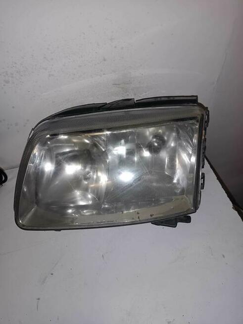 Lampa lewa przód VW POLO 6N2