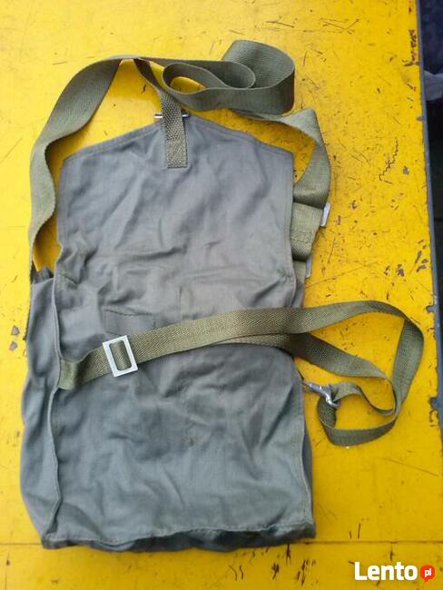 Torba wojskowa od maski przeciwgazowej, 19zł.