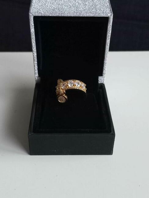 Pierścionek obrączka z kryształami ZŁOTY rozmiar 14 PREZENT