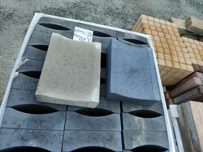 Odwodnienie Korytko odpływ kanał ciek wodny korytka kostka