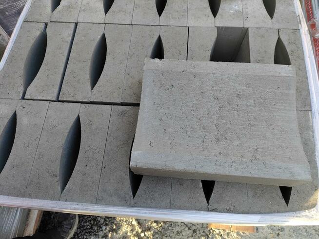 Odwodnienie Korytko odpływ kanał ciek wodny korytka kostka