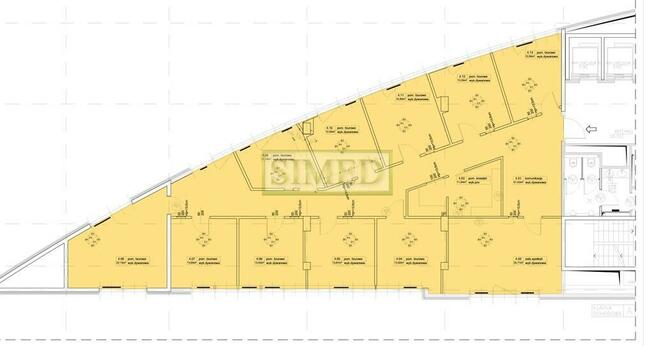 Biurowiec 5 minut od stacji metra.