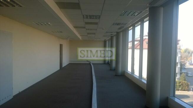 Biurowiec przy obwodnicy Warszawa