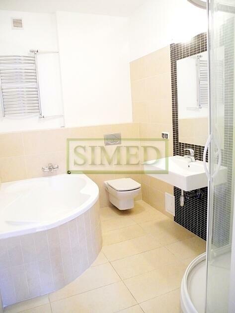 Zadbany, kameralny obiekt biurowy na Sadybie .