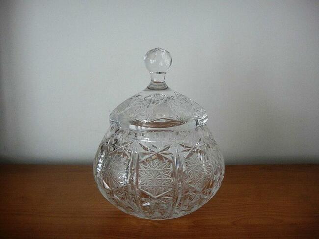 Piękna kryształowa bomboniera 19 cm z okresu PRL