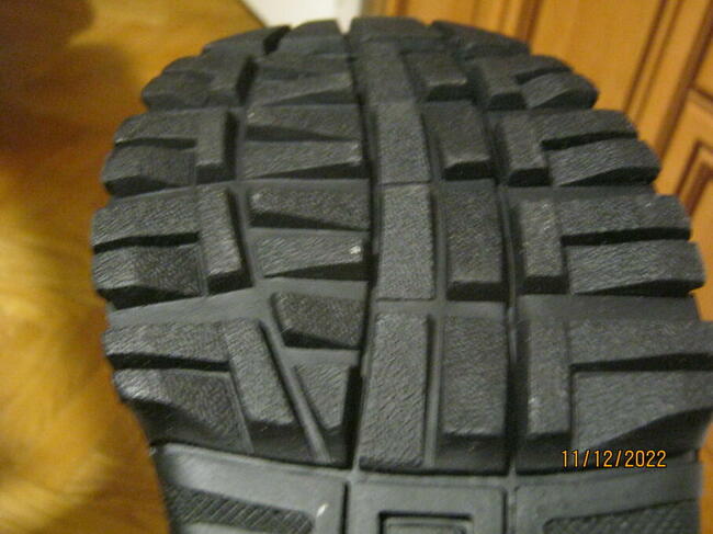 Zimowe buty nieuzywane, rozmiar 39