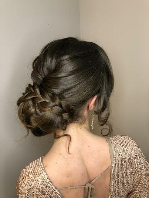 Makijaż i fryzura na każdą okazję