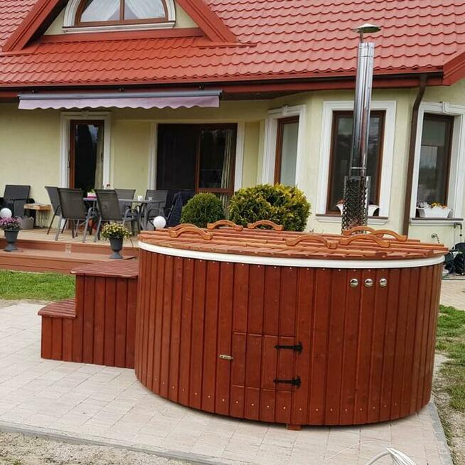BALIA HOT TUB FIBERGLASS 1,8M Z PIECEM ZINTEGROWANYM SAUNA