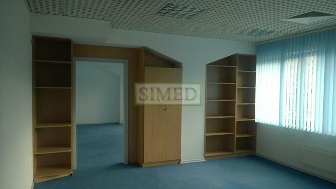 Biurowiec , 600 m 2 , biuro, usługi , Praga