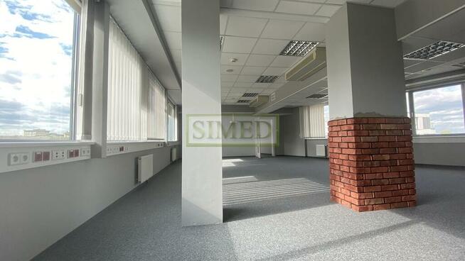 Biuro 5 minut od stacji metra , autobus , tramwaj