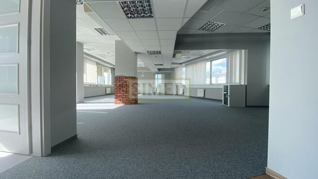 Biuro 5 minut od stacji metra , autobus , tramwaj