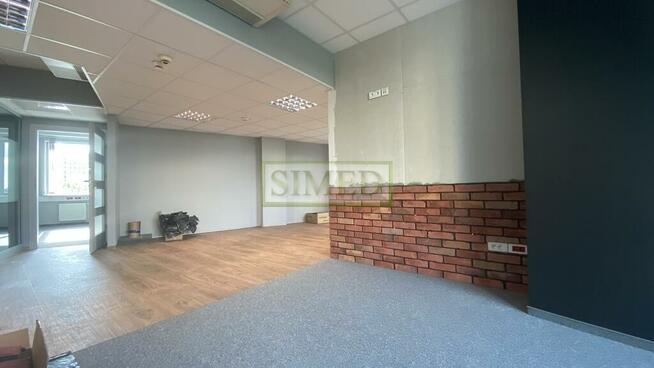 Biuro 5 minut od stacji metra , autobus , tramwaj