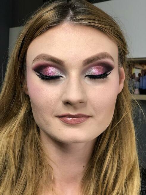 Makijaż i fryzura na każdą okazję