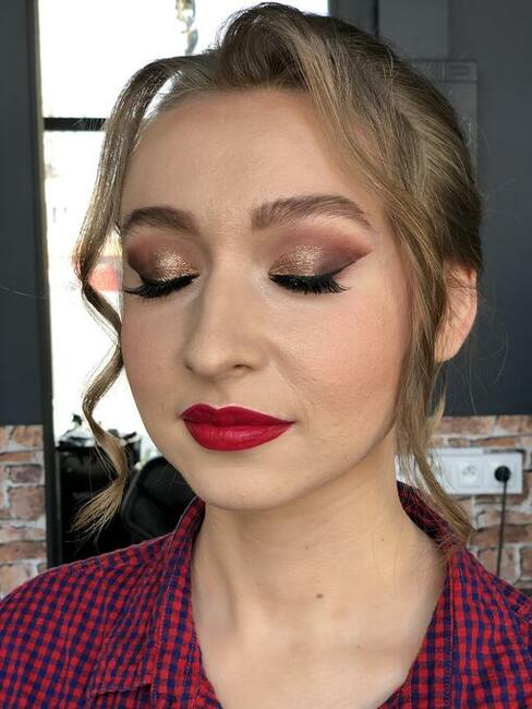 Makijaż i fryzura na każdą okazję