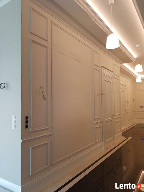 Montaż sztukaterii i cokołów przypodłogowych