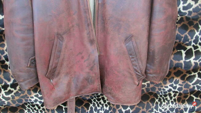 Kurtka skórzana idealna do rekonstrukcji wojskowych