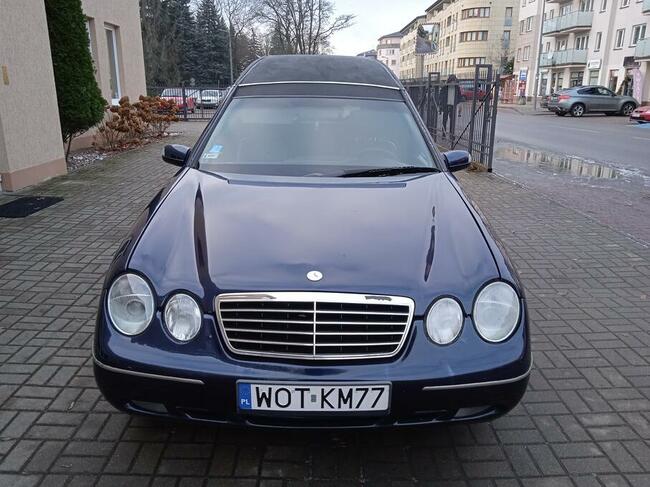 Karawan pogrzebowy - włoska zabudowa