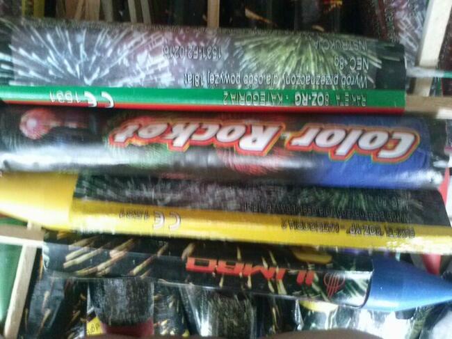 Prywatnie: fajerwerki z zeszłego roku, sprawne, 100 zł.