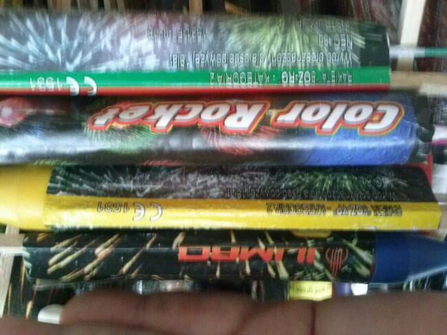 Prywatnie: fajerwerki z zeszłego roku, sprawne, 100 zł.