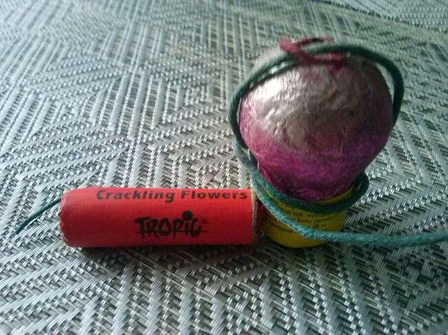 Prywatnie: fajerwerki z zeszłego roku, sprawne, 100 zł.