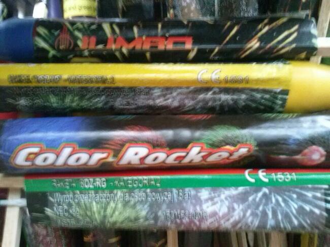 Prywatnie: fajerwerki z zeszłego roku, sprawne, 100 zł.