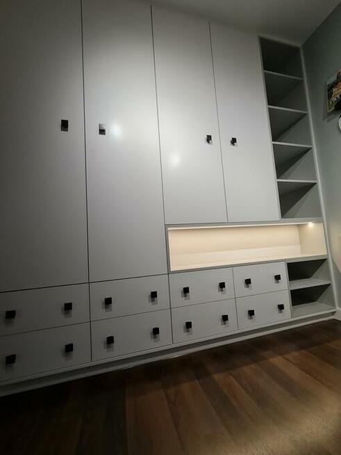 Meble na wymiar : kuchnia szafy garderoby, inne zabudowy