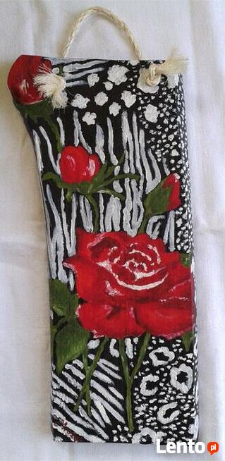 Chabry na desce sosnowej