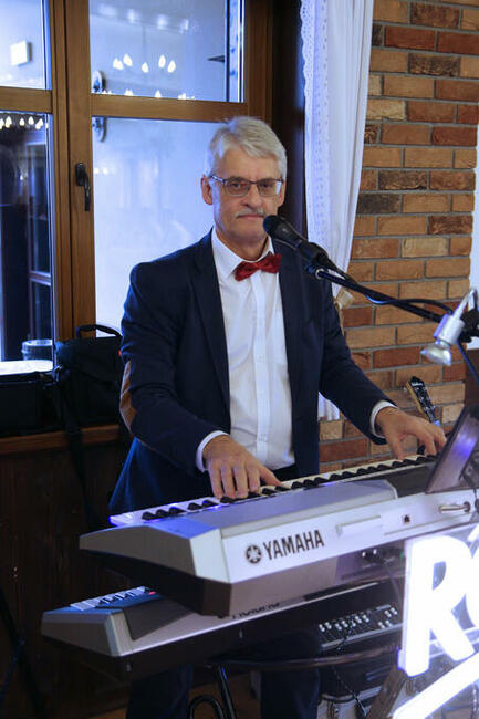 DJ VOX music-Wodzirej-Instrumentalista-Wokalista