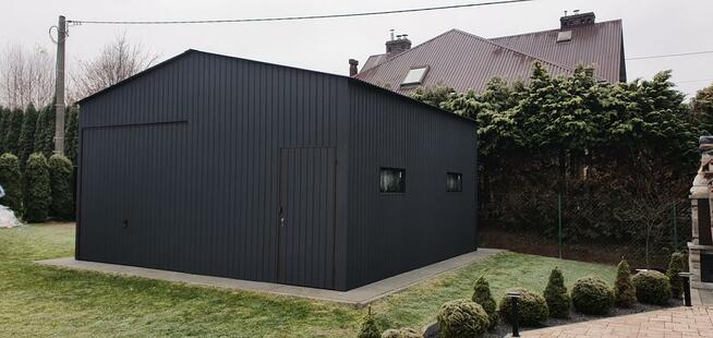 Garaż z drzwiami oraz bramą drewnopodobny Solidny Profil