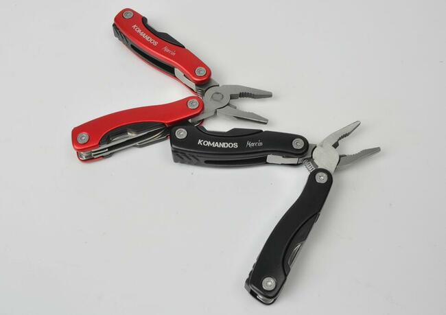 Narzędzie wielofunkcyjne Multitool logo, grawer