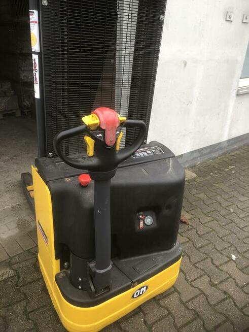 Wozek widłowy elektryczny