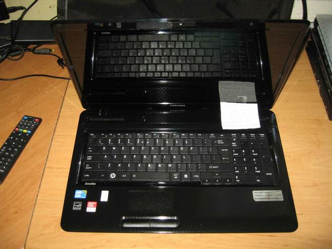 Nowy Laptop 17 cali z grafika Toshiba . Multimedialny gwaran