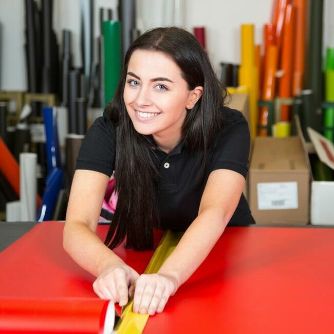 Nóż do tapet nożyk ostrze łamane 9mm czerwony