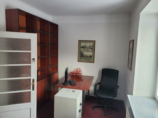 Lokal biurowy na parterze do wynajęcia na Bielanach