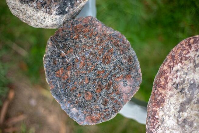 Rzeźby, obrazy z kamienia (sklulptūros, paveikslai iš akmens