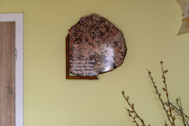 Rzeźby, obrazy z kamienia (sklulptūros, paveikslai iš akmens